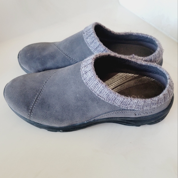 Vionic Arbor Water Resistant Suede Clog Womens Size - Picture 4 of 15